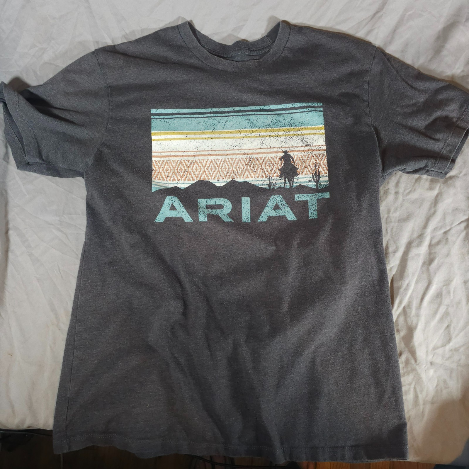 LOT x3 Men’s T-Shirts Logo Graphic Tee Size-M ARIAT, CABELA’S, CHEEZ-IT
