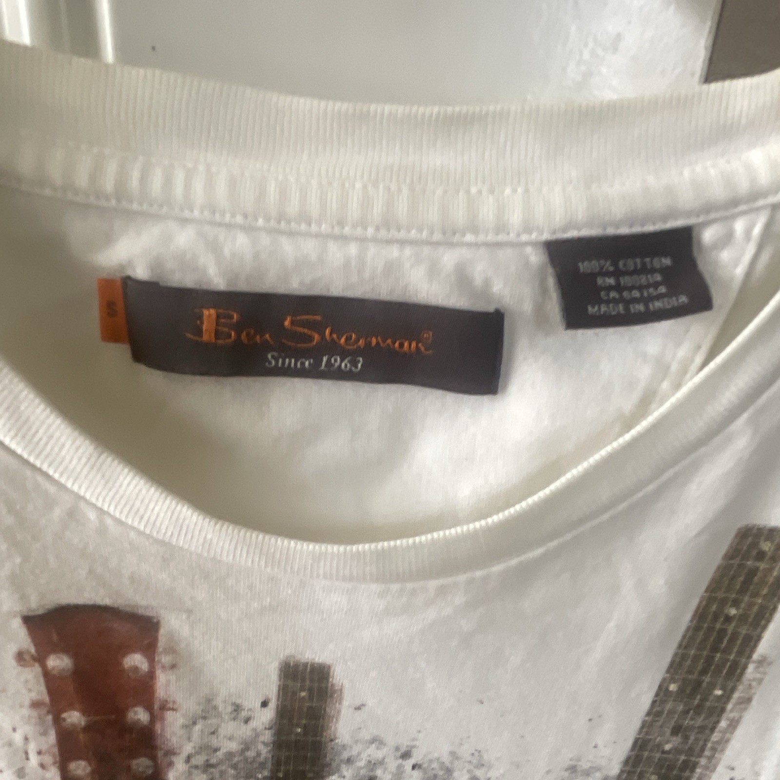 Ben Sherman Men’s White Music Guitar Graphic Crew Neck Short Sleeve T-Shirt S