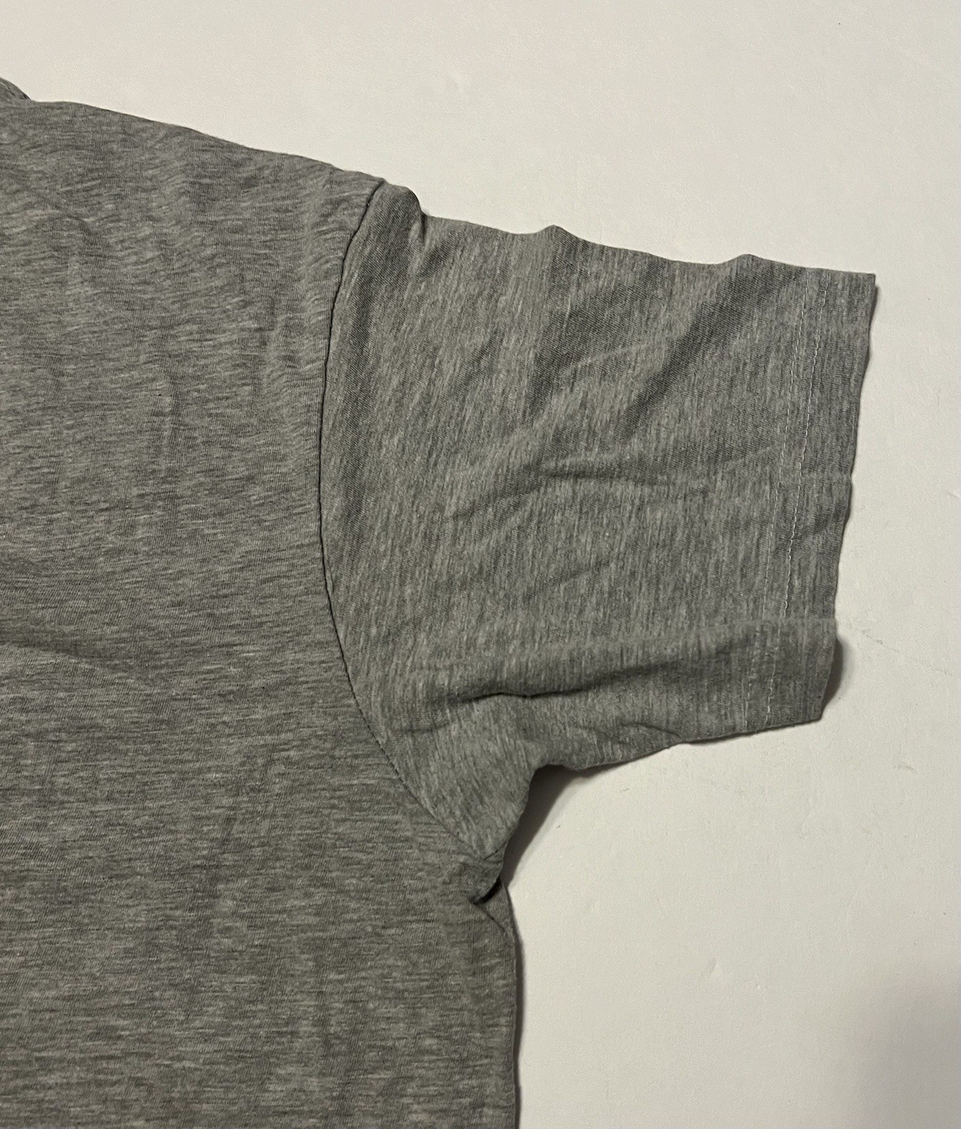 Arm The Animals Clothing Co. Gray Graphic Tshirt Large Short Sleeve Crew Neck
