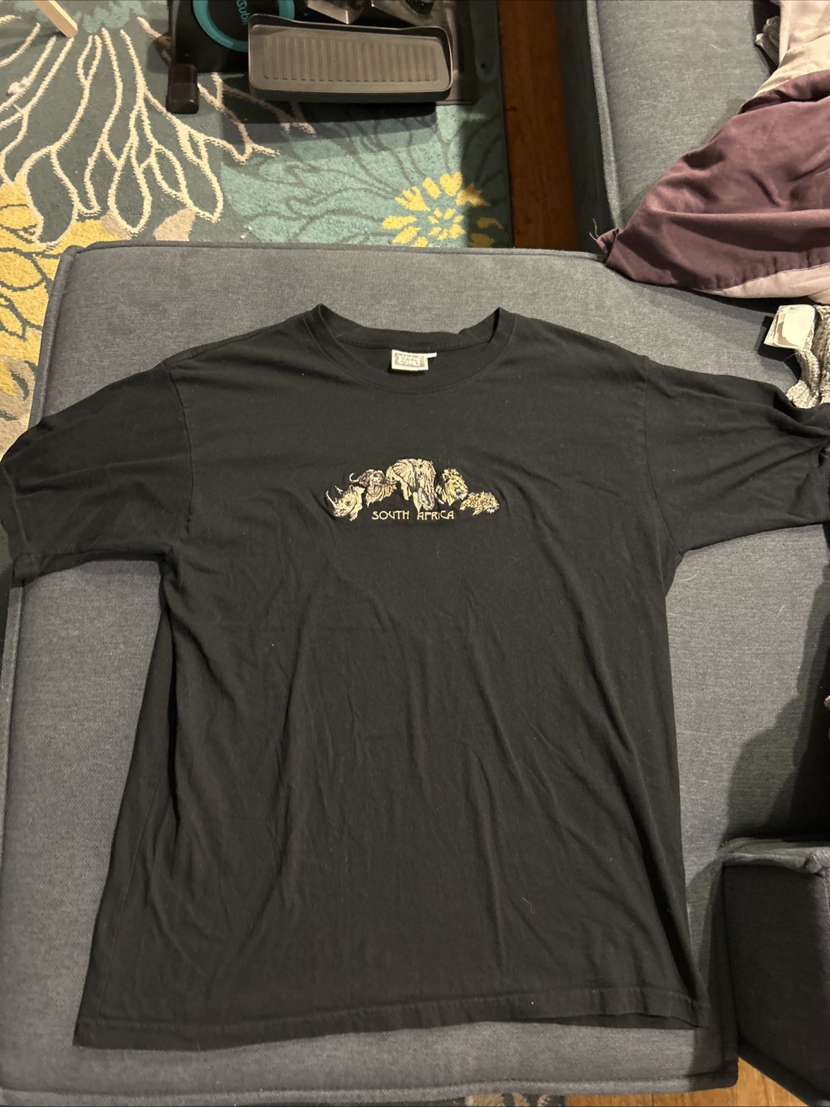 South Africa Men’s L Embroidered Animals South Africa T Shirt Black