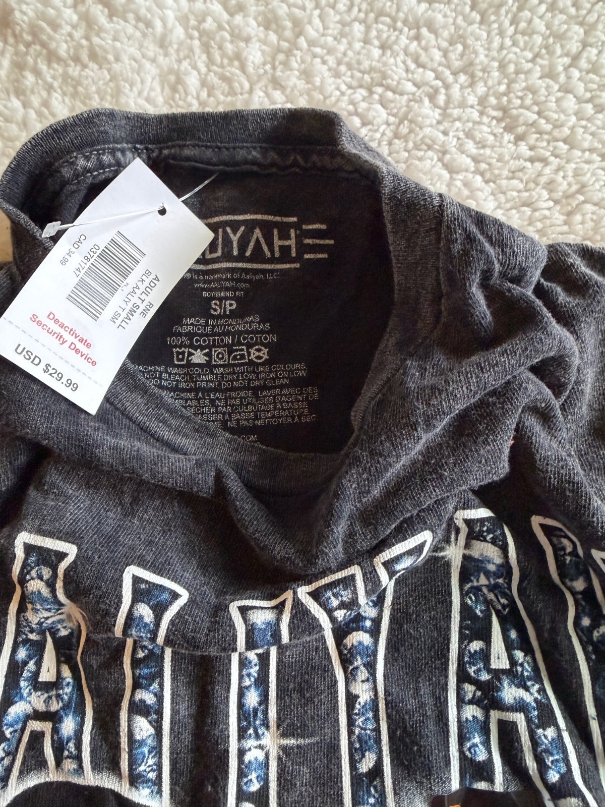 Aaliyah T-Shirt Spencer’s Size Small NEW WITH TAGS