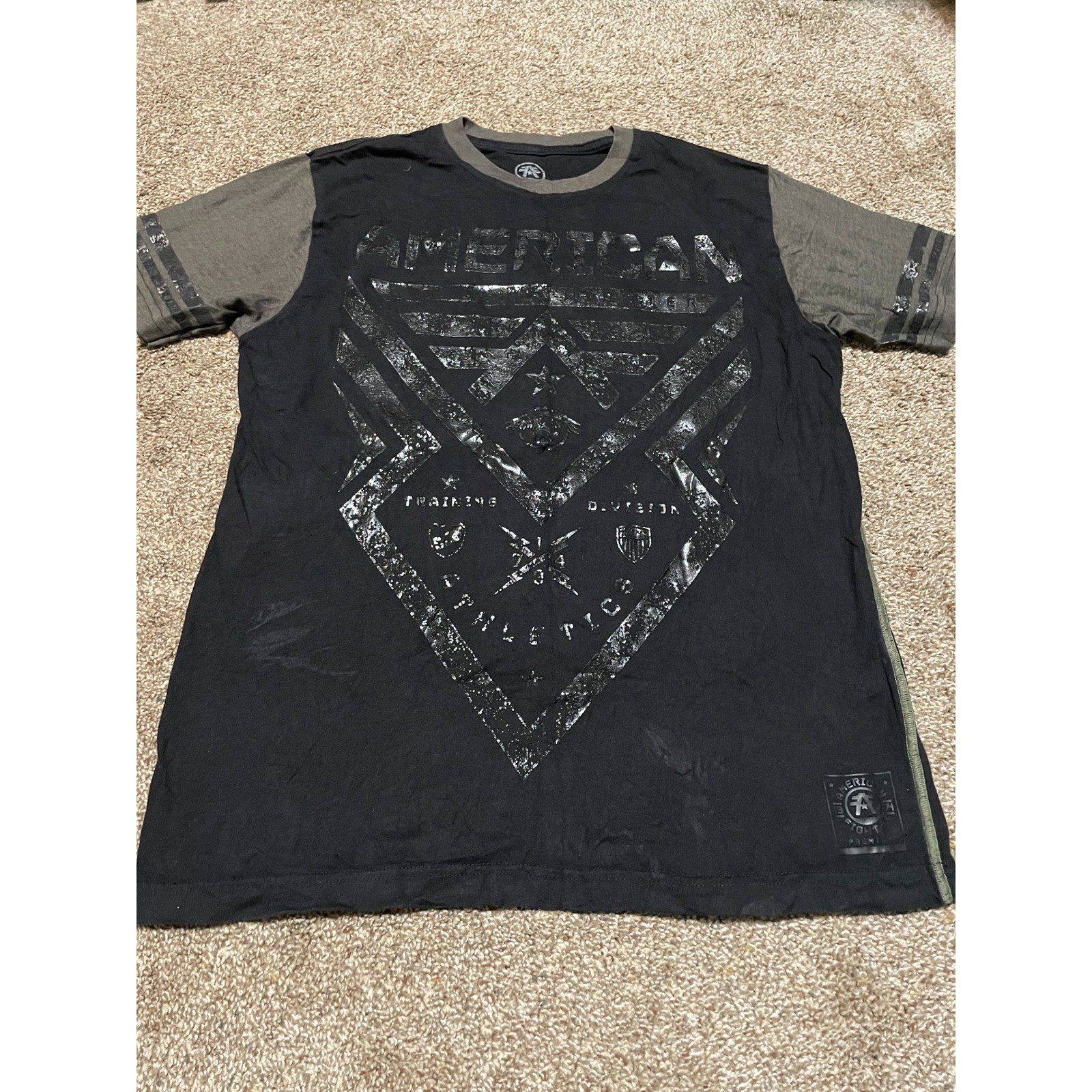 American Fighter Mens Black Olive Green Foil Graphic T-Shirt Buckle Exclusive M