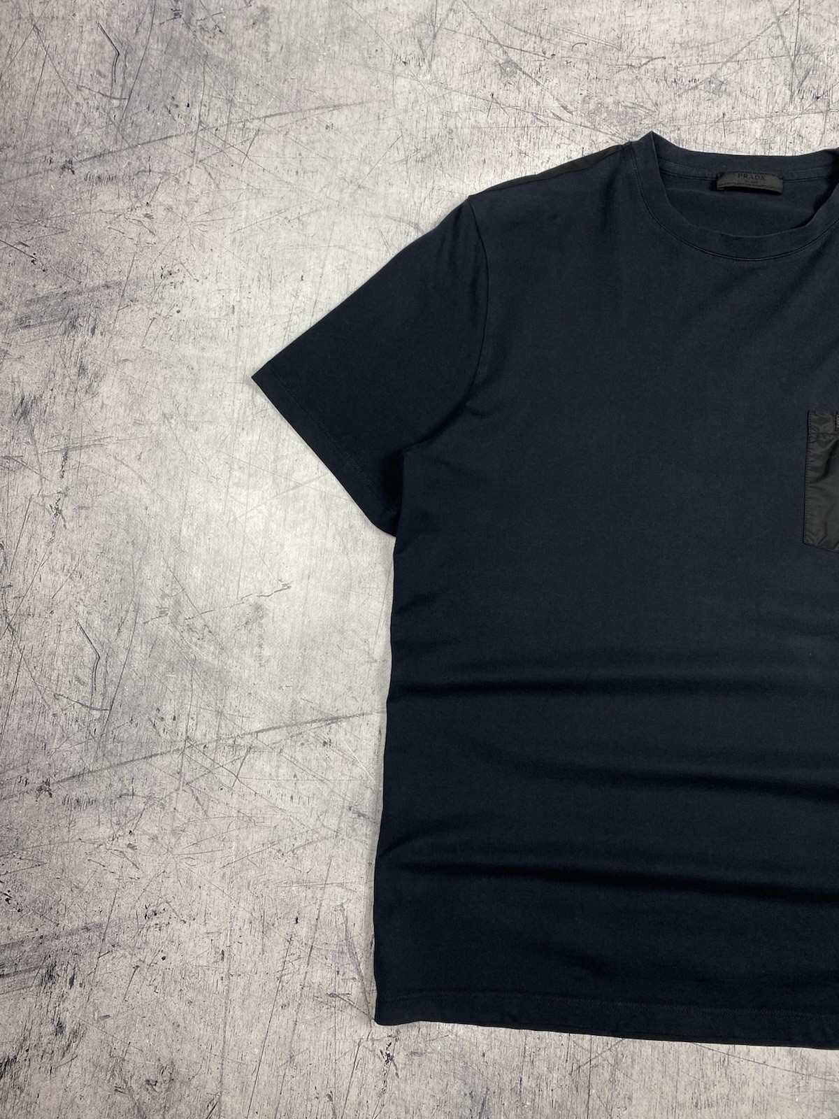 Prada Dark Navy Pocket T-Shirt Nylon Pocket Shoulder Panels Mens Size L Red Tab