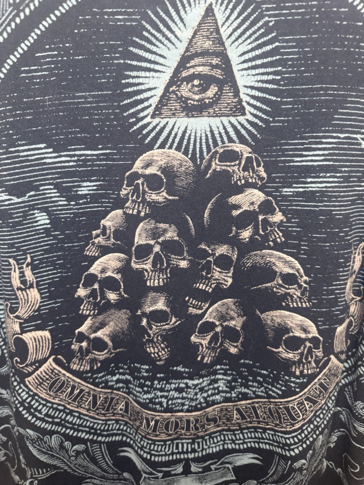 Vintage Liquid Blue Omnia Mors Aequat Skull T Shirt Large Gothic Occult Y2K AOP