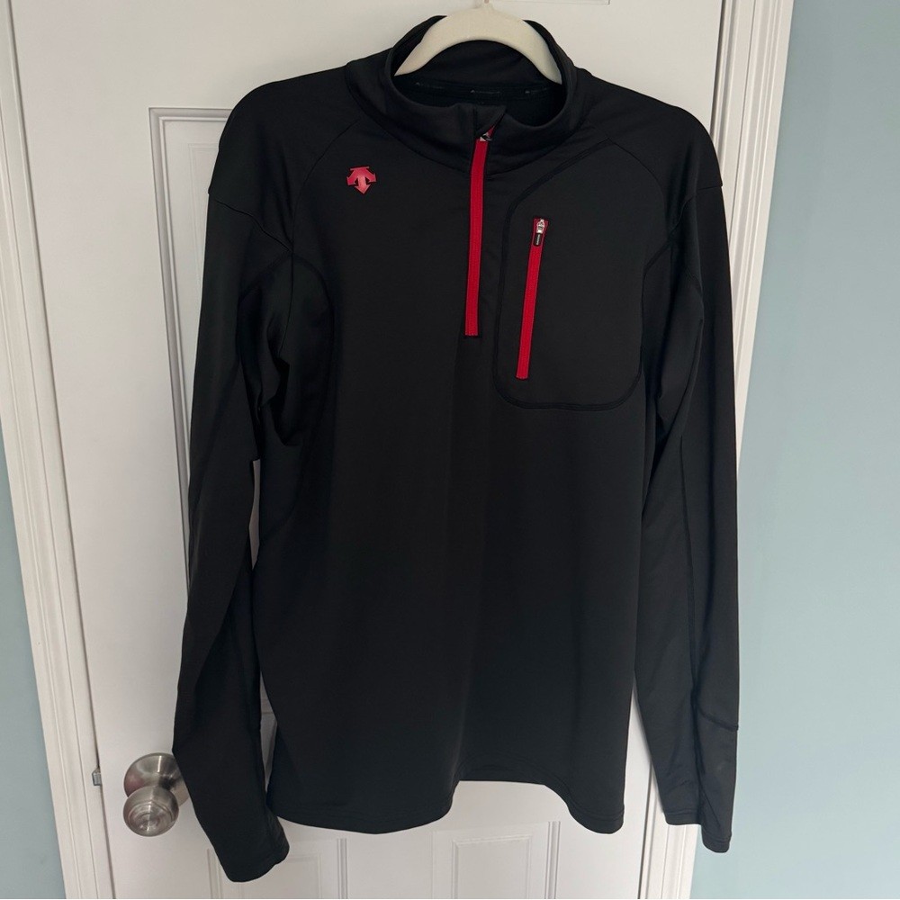 Descente T-neck quarter zip black red size small base layer skiwear size small