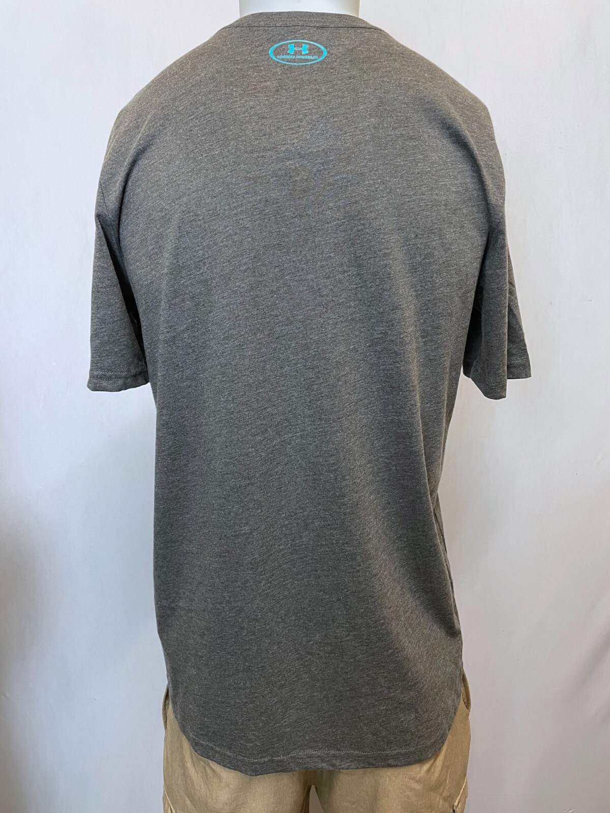 Under Armour Shirt Mens Small Medium Large Grey Red Athletic Fit Crew NeckSoft