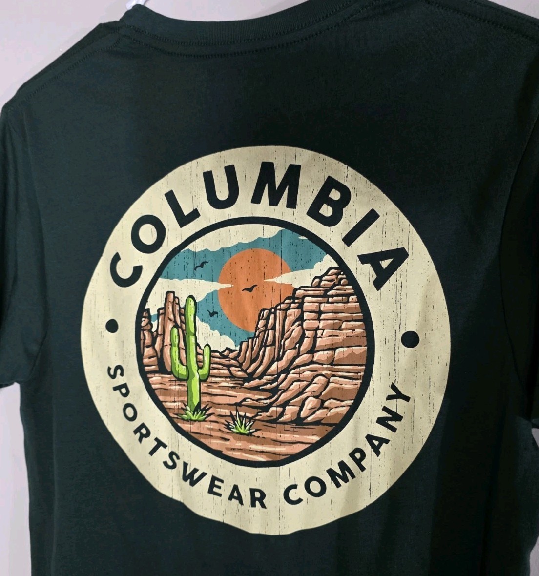 Columbia Men’s Classic Fit Outdoor Arizona Desert Graphic Green T Shirt Small