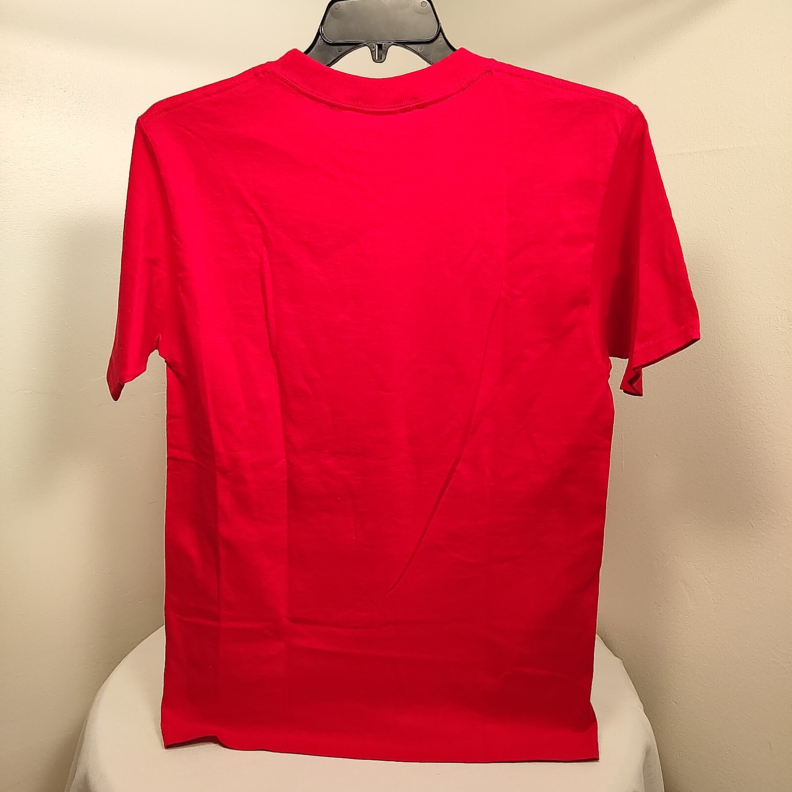 Funny Unisex T Shirt Medium Red Christmas Themed “Big Package Coming Thru!”