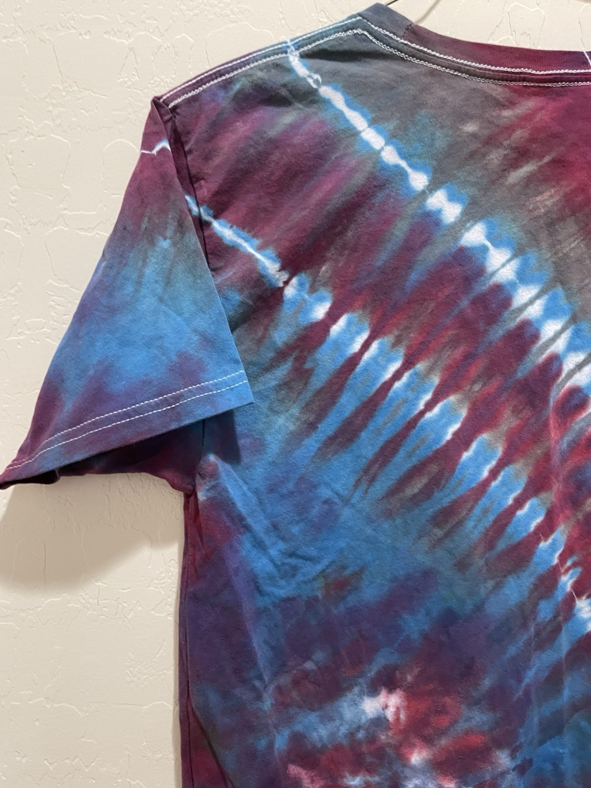 Canvas Multi-Colored Tye Tie Dyed Shirt Mens Medium Long Cut Reds PreOwned