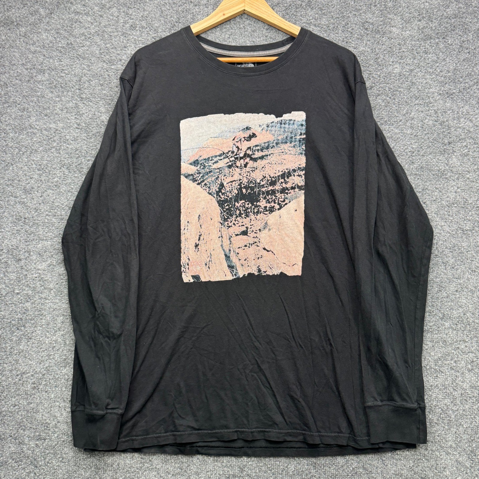 The North Face Classic Fit Graphic Tee Mens XL Black Long Sleeve Outdoor