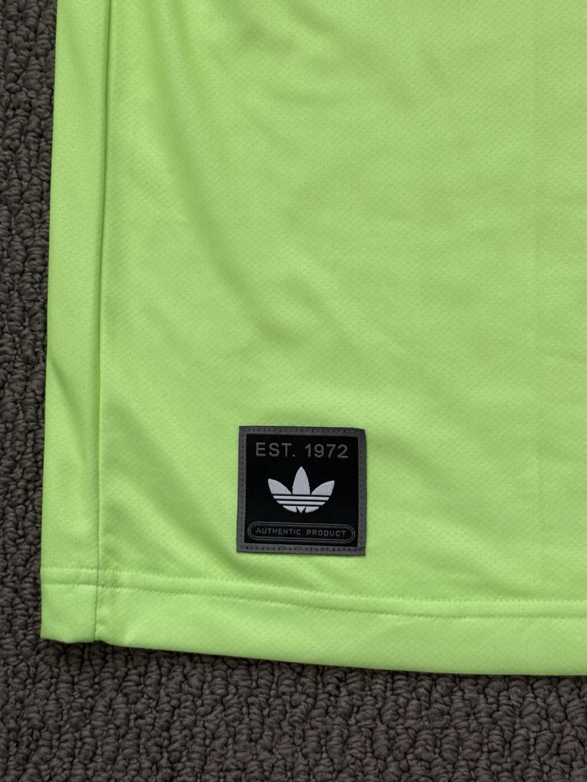 New ADIDAS Originals Nuwave 90’s Jersey Signal Green KD4853 Size L