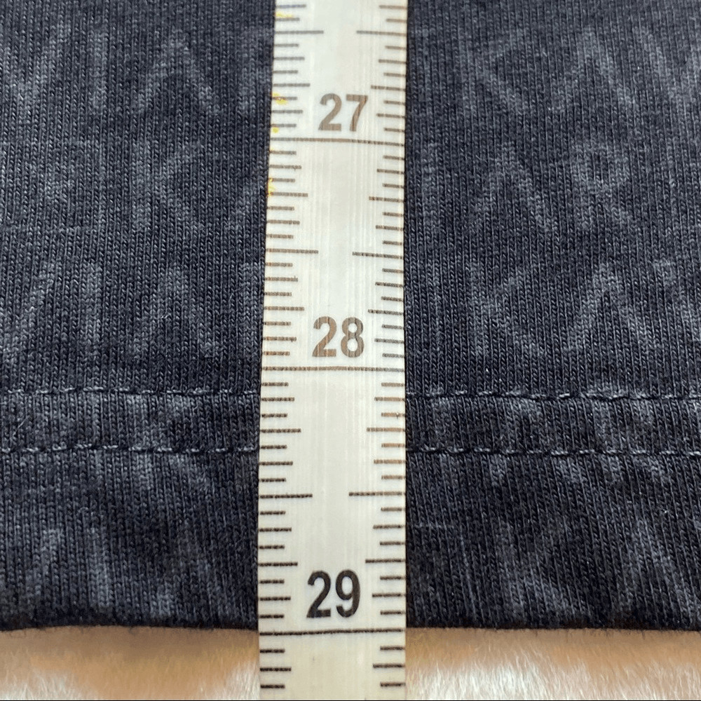 Kaviar Oak and Marble Private Label Black T-Shirt Size Large