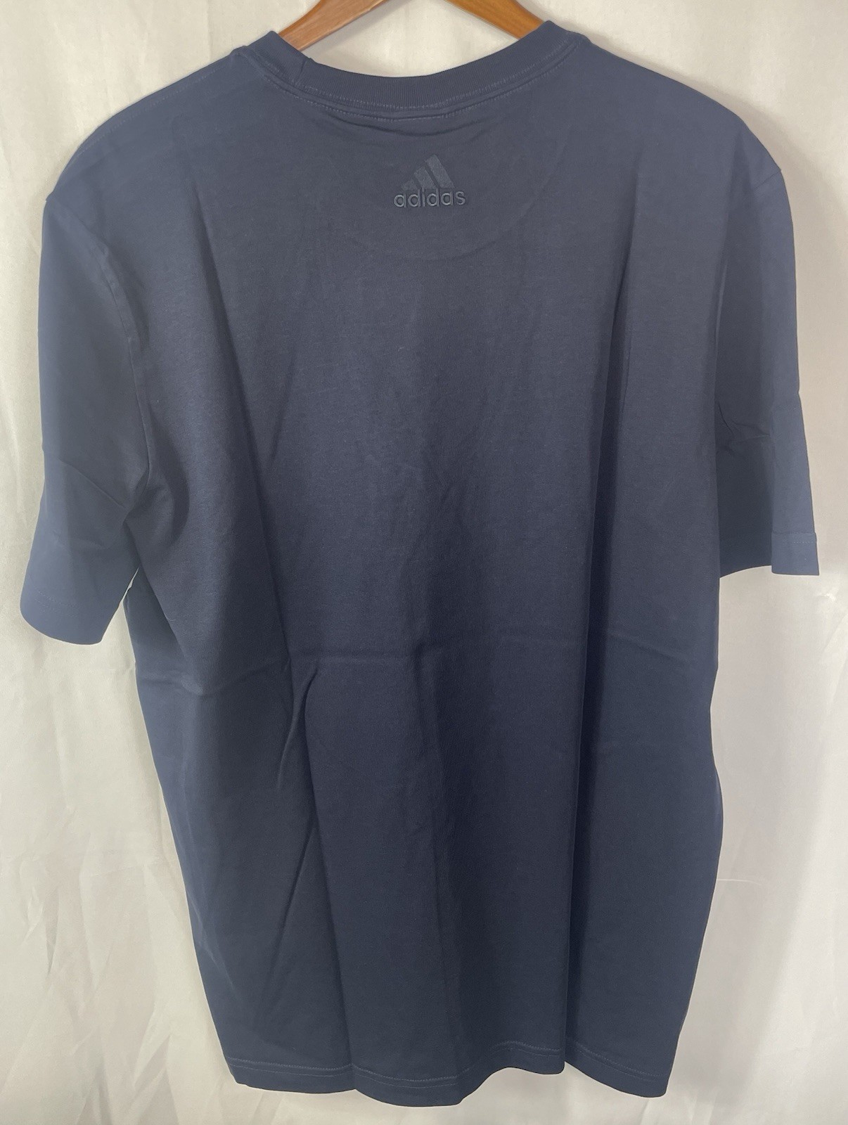 adidas Men’s XL Graphic Crewneck Short Sleeve T-Shirt Navy NWT