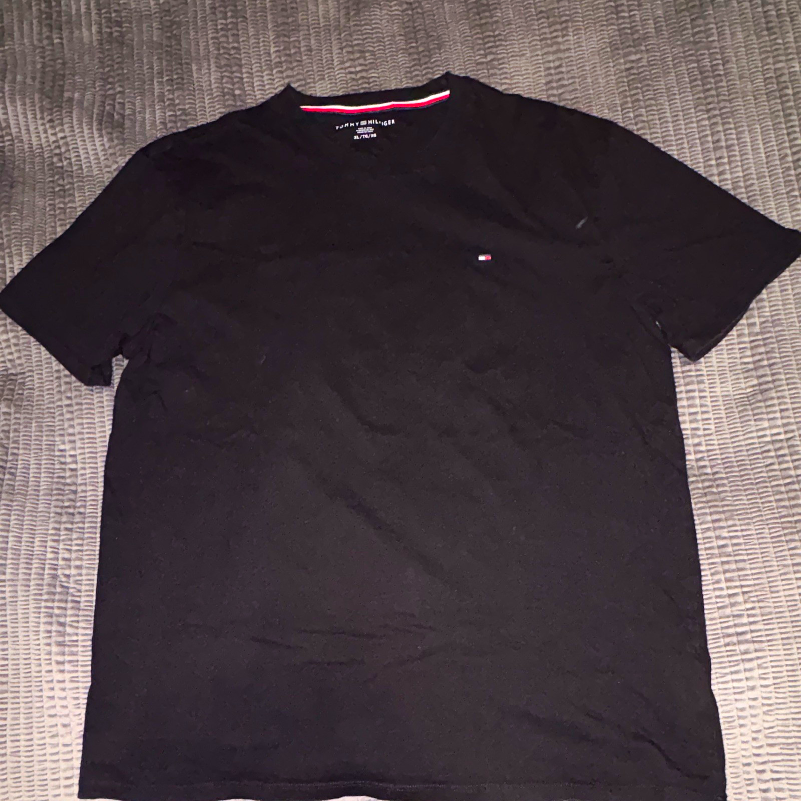 Tommy Hilfiger Men’s Black Solid Logo Crew Neck Short Sleeve T-Shirt XL