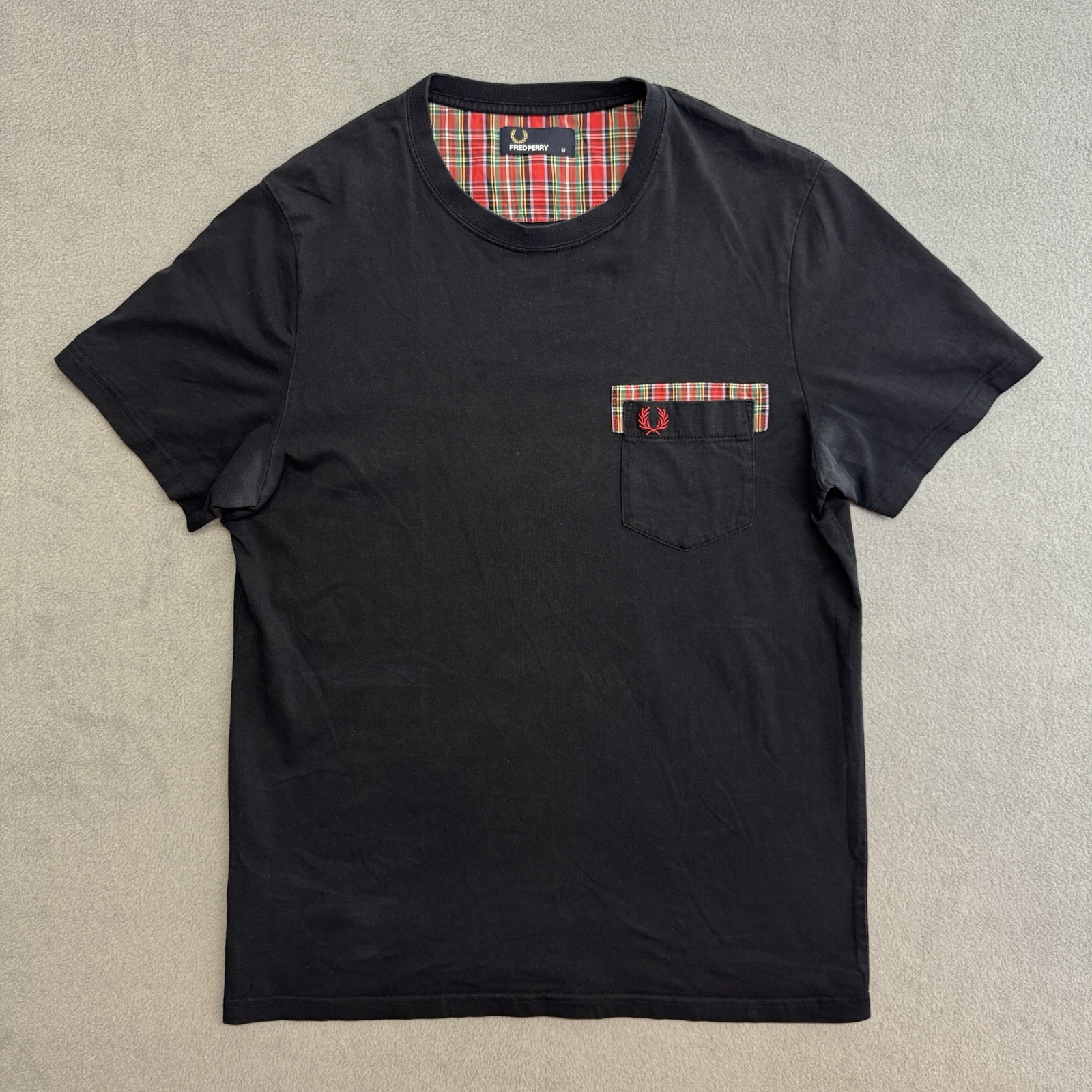 Fred Perry T Shirt Medium Men’s Short Sleeve Crew Neck Tee Black Logo Preppy
