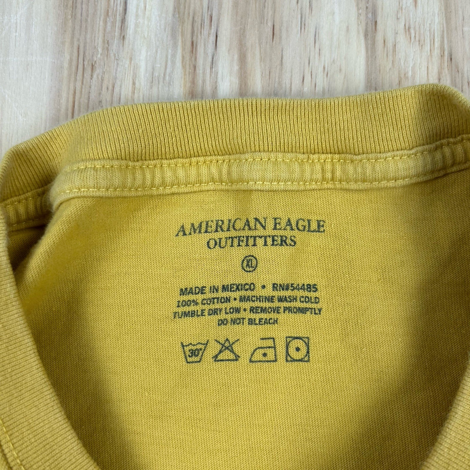 Vintage Y2K American Eagle Outfitters T-Shirt Size XL Yellow Worn Distress