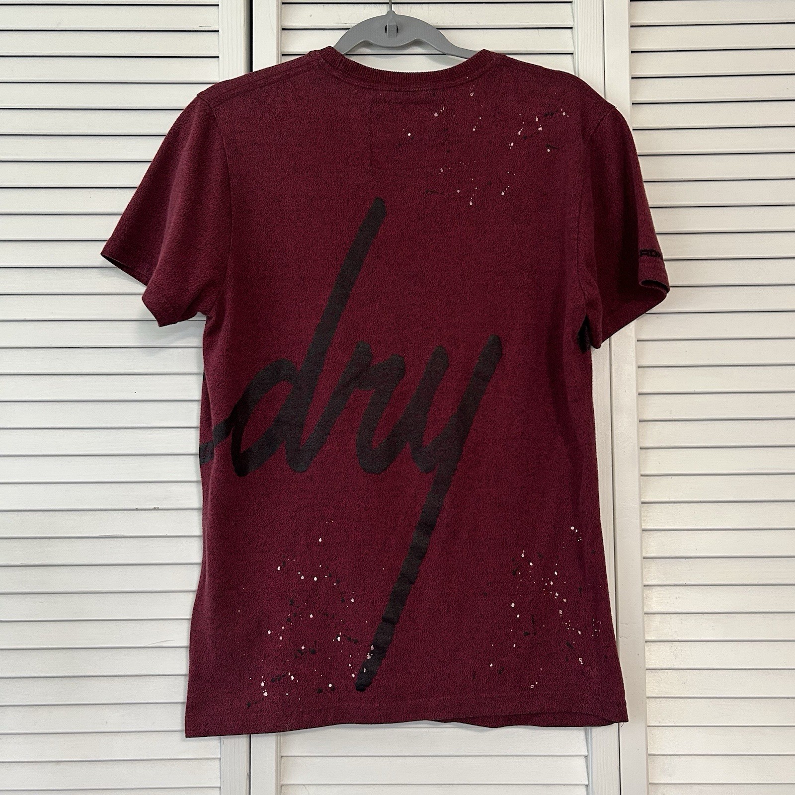 Superdry Sport NYC 1984 Men M Tee Burgundy Red Paint Splatter Top M10004SR