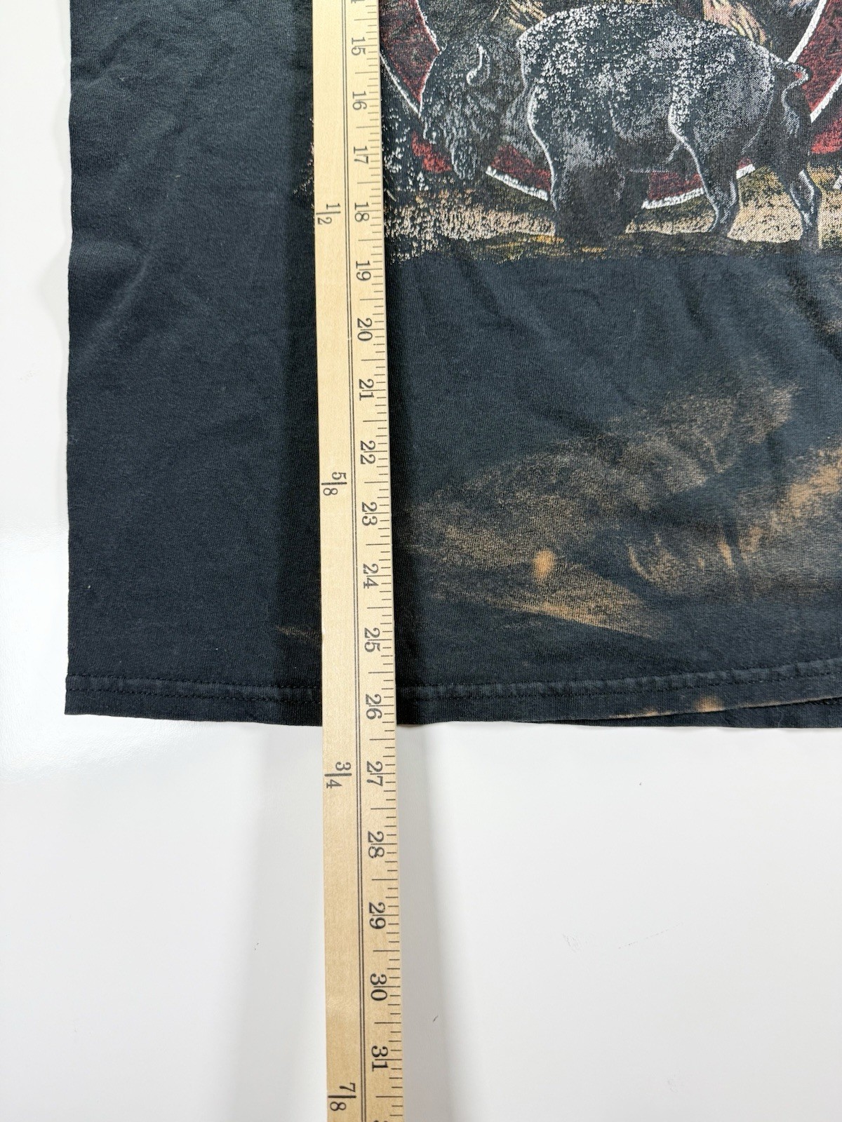 Vintage Gildan Native American Buffalo Graphic Tee black Distressed L USA