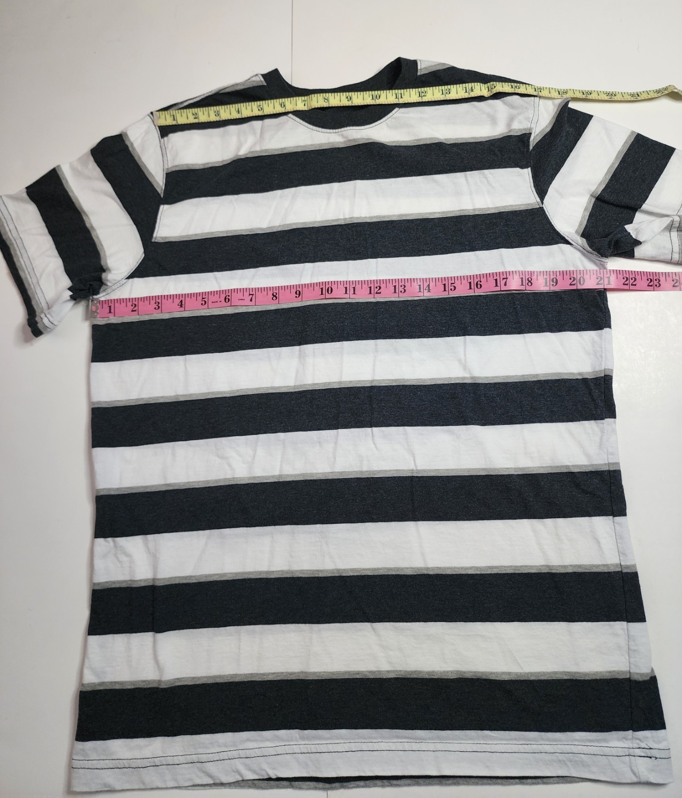 Ocean Pacific Men’s Striped T-Shirt Black White L/G (42-44) Cotton Crew Neck H22