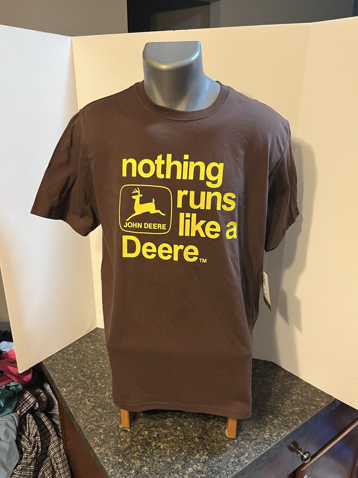 John Deere Men’s T-shirt Brown Small Cotton – NWT