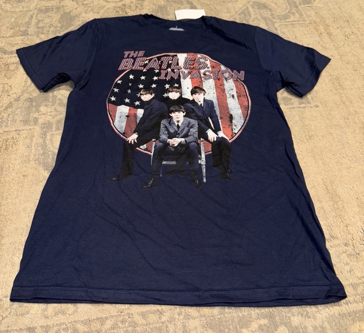 New The Beatles Invasion American Flag Background – Blue Shirt Sz Small Mens