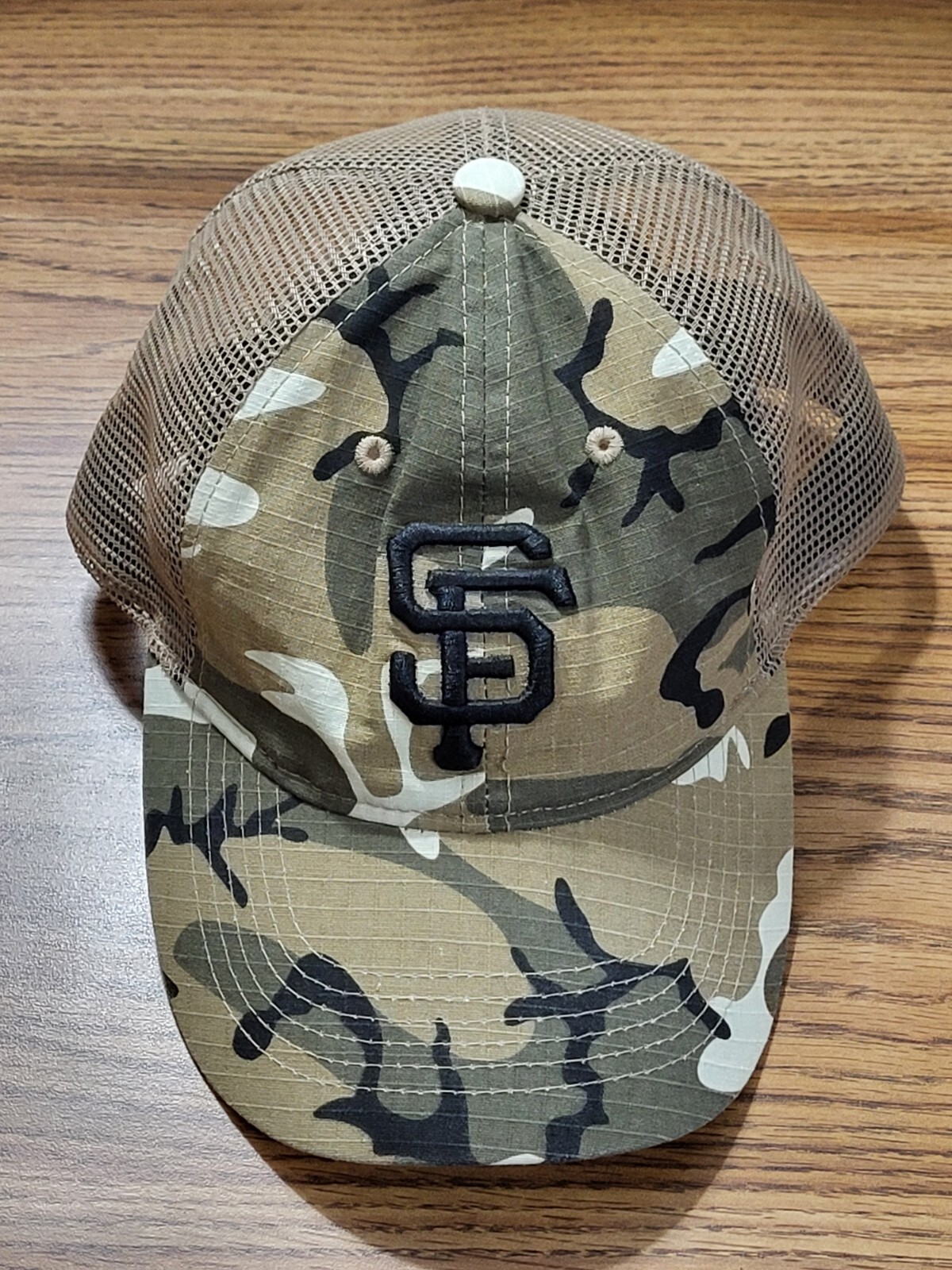 Lot of 18 San Francisco Giants Items 3 Hat, 13 Cups 2 Signs 2010 2017 2019 AT&T