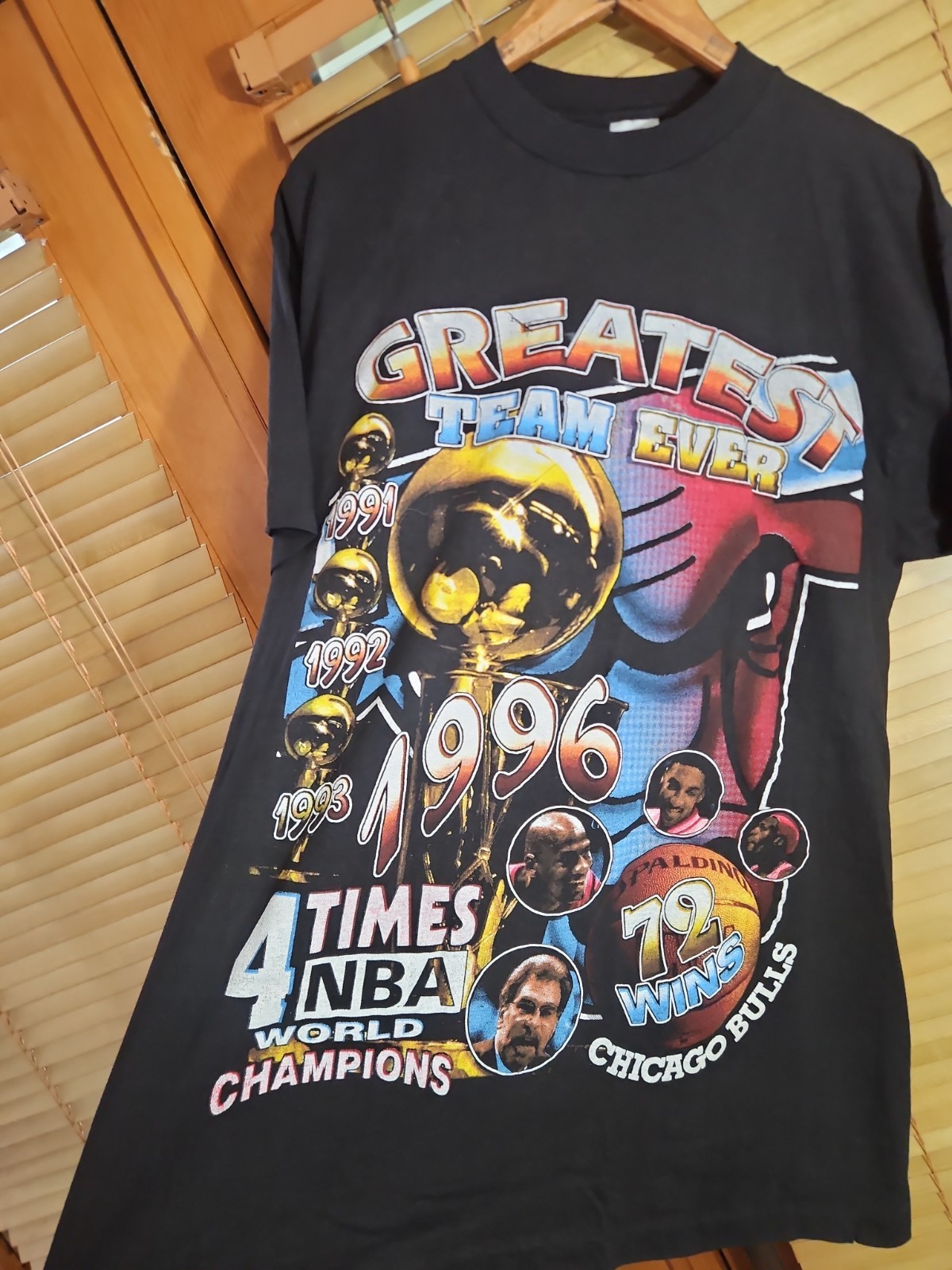 Very Early Dry Rot Vintage 90s Chicago Bulls Short Hills Rap Tee XL 100%Wearable