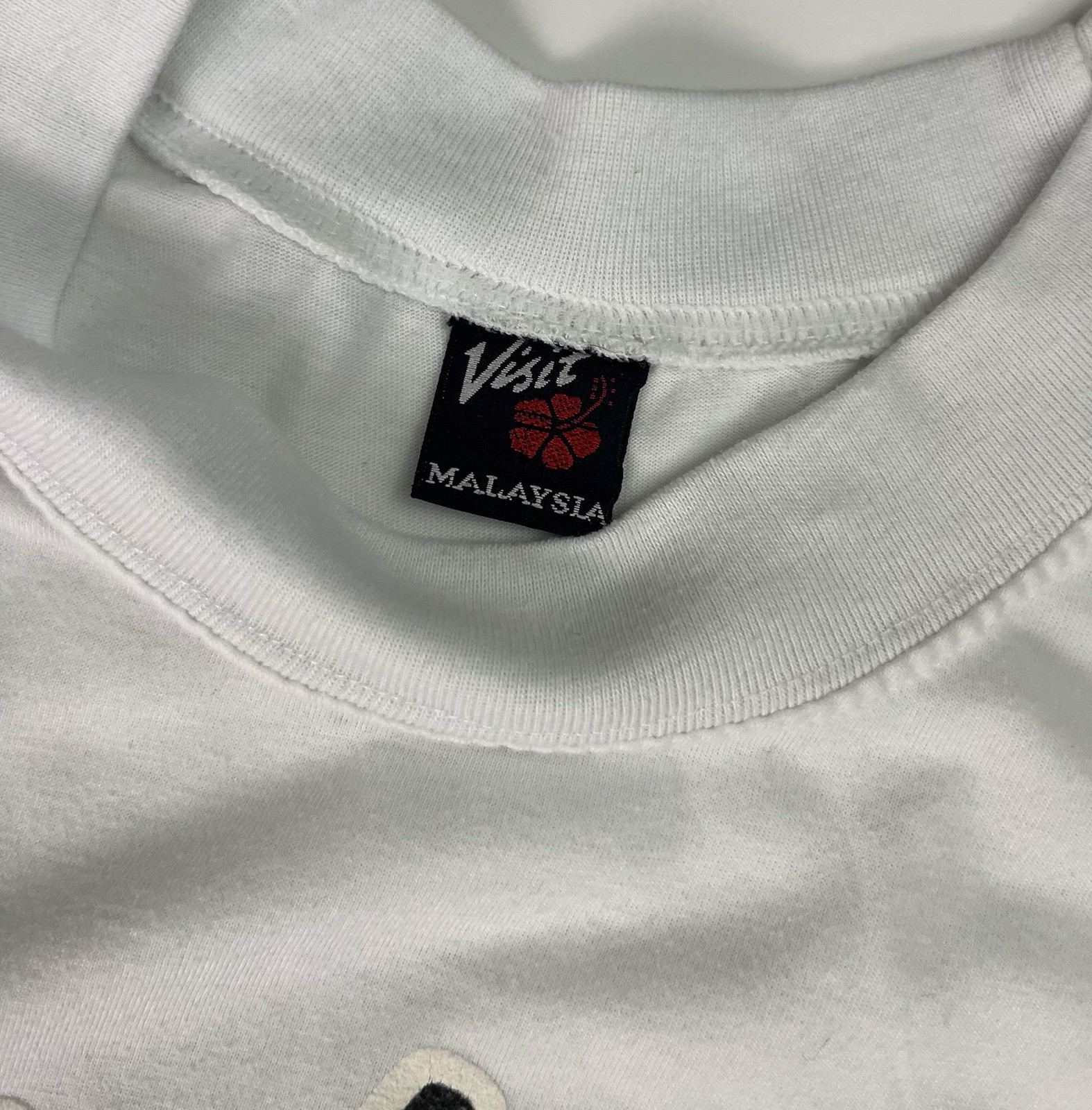 Vintage Kuala Lumpur Malaysia White Cotton T-shirt Medium Black Graphic Tee 90’s