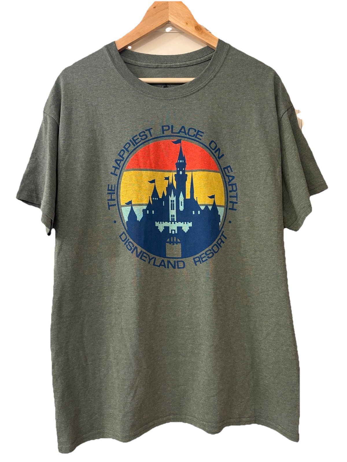 Disney T-shirt Large Disneyland Resort Graphic Happiest Place On Earth Sage Grn