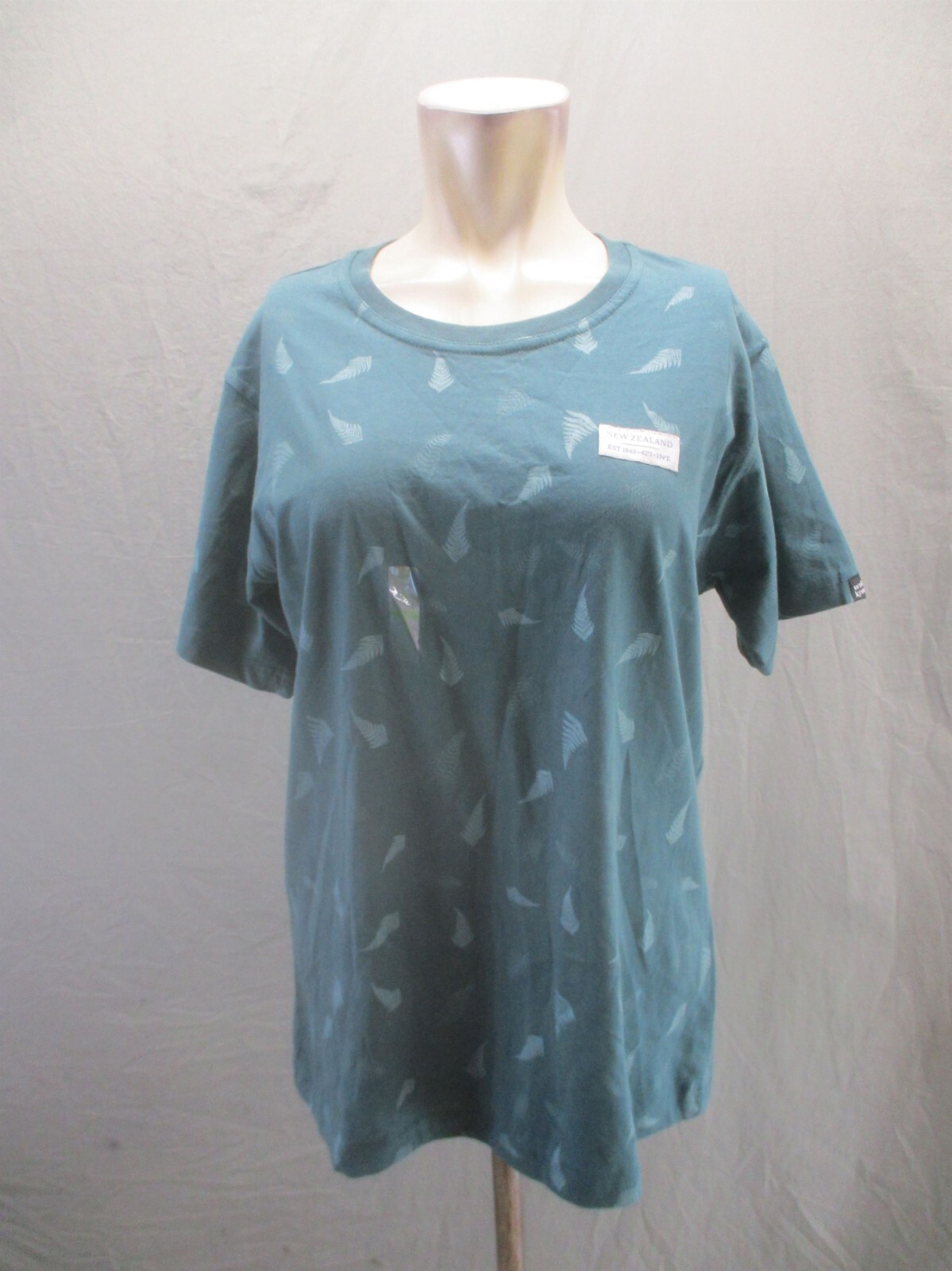 NWT Wild Kiwi Forever Adventures Size M Men 100% Cotton Short Sleeve T-Shirt 774