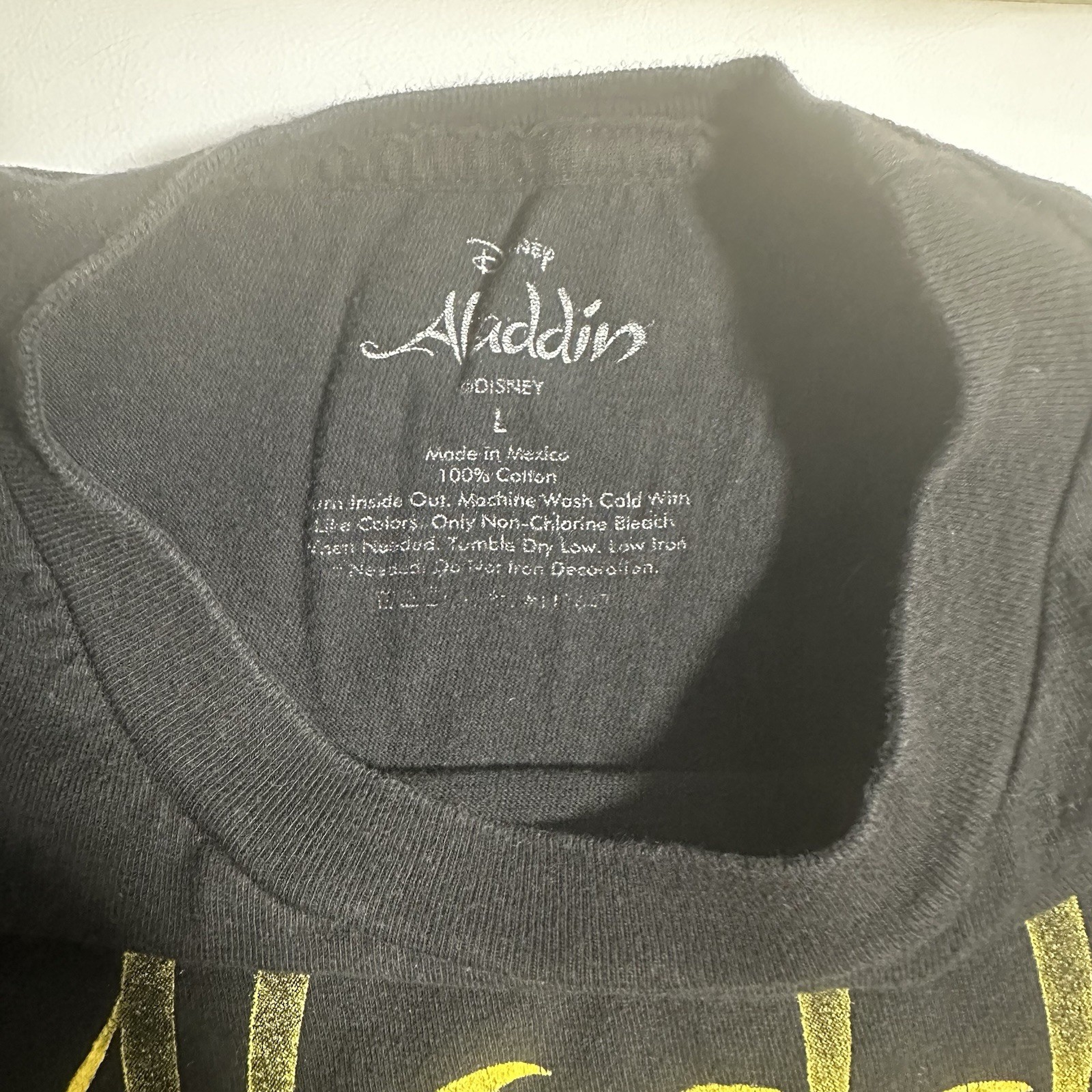 Disney Aladdin T-Shirt Black Adult L Short Sleeve Crew Graphic Tee 100 Cotton