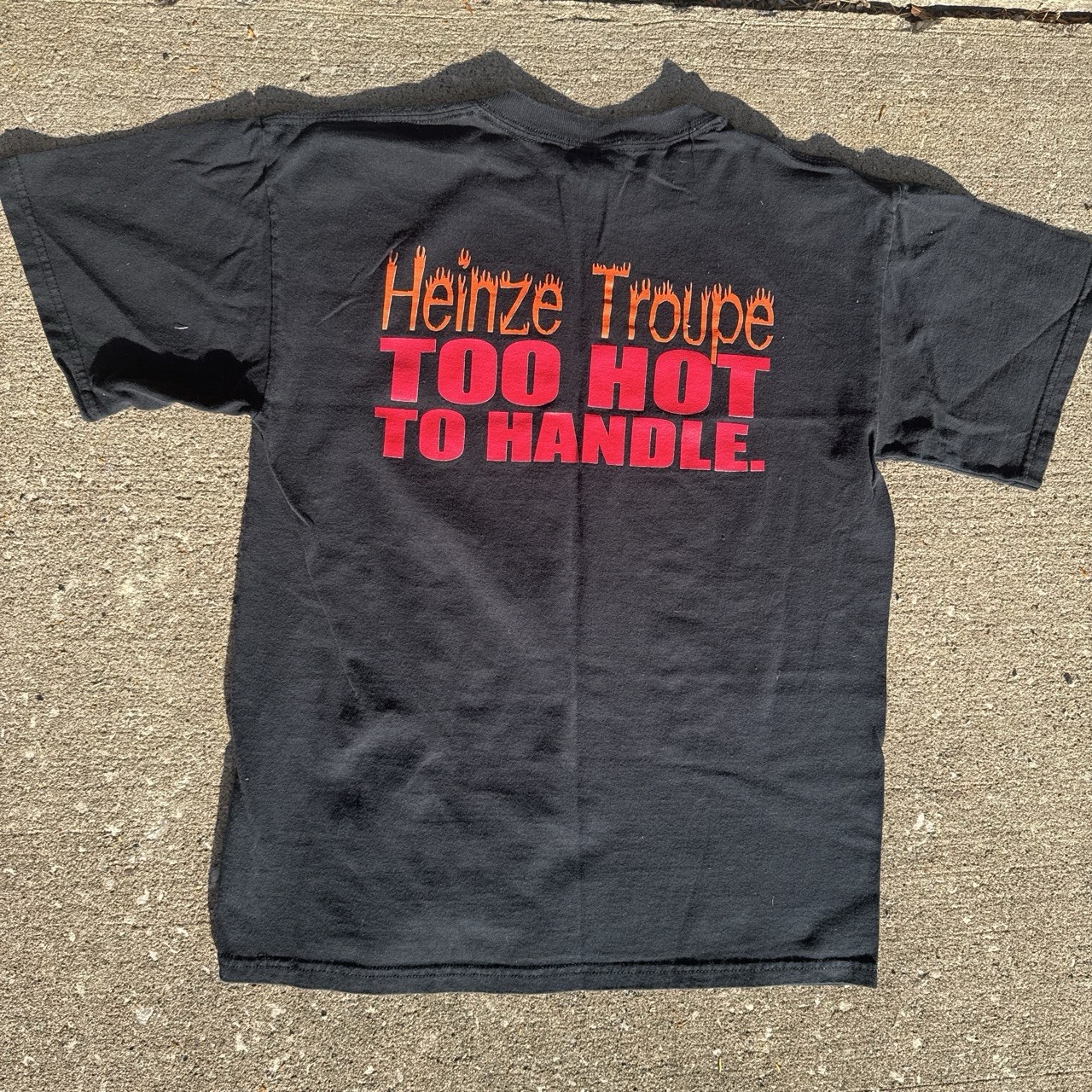 Gildan Ultra Cotton Black Inferno Heinze Troupe Graphic Tee Crew Neck M