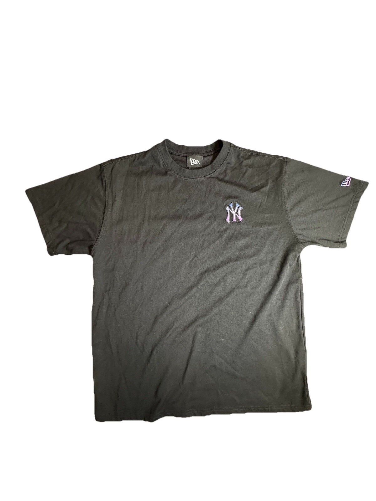 New Era MLB New York Yankees Black Embroidered Graphic T-Shirt Size L Baseball