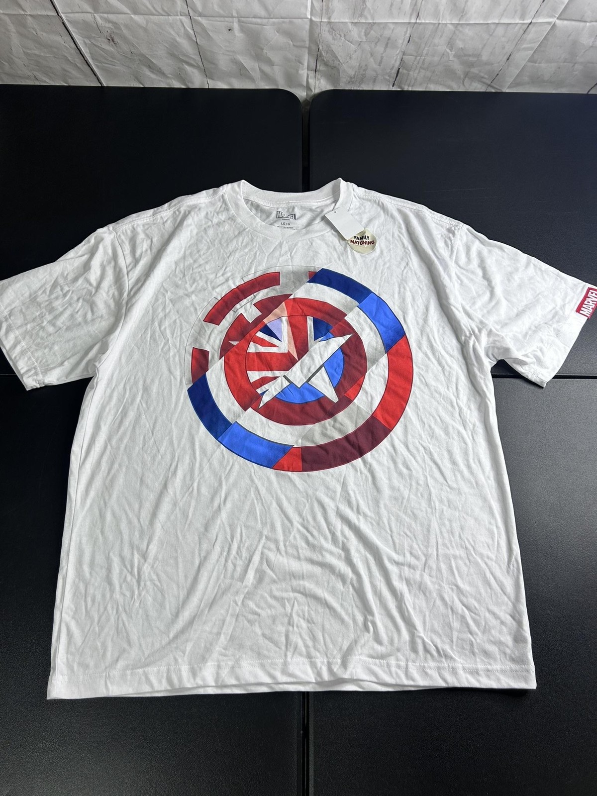 Marvel Shirt Mens Large White Red Blue Shield Graphic Crewneck Short Sleeve Tee