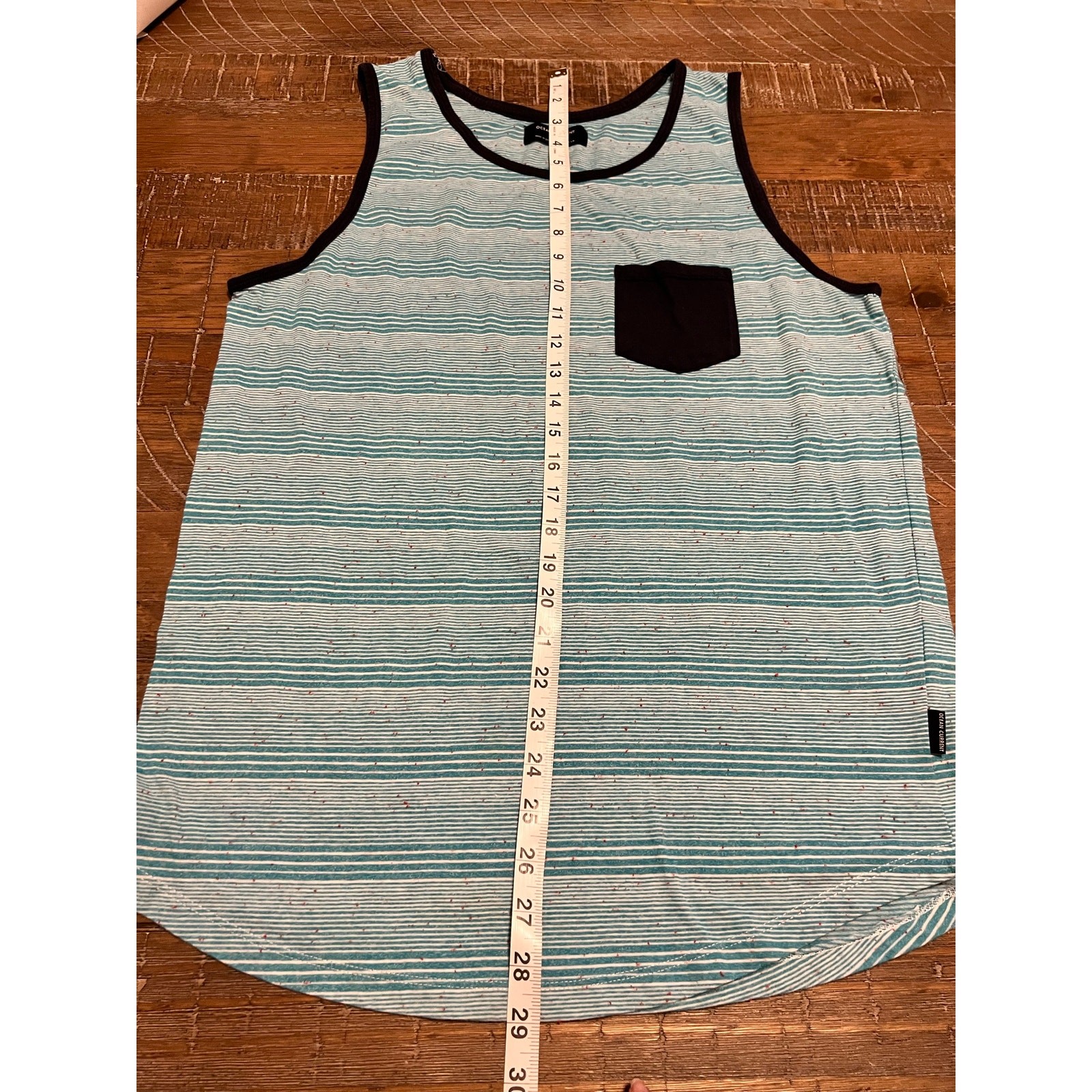 Ocean Current Men’s Tank Top Chest Pocket Crew Neckline Size Medium Casual Beach