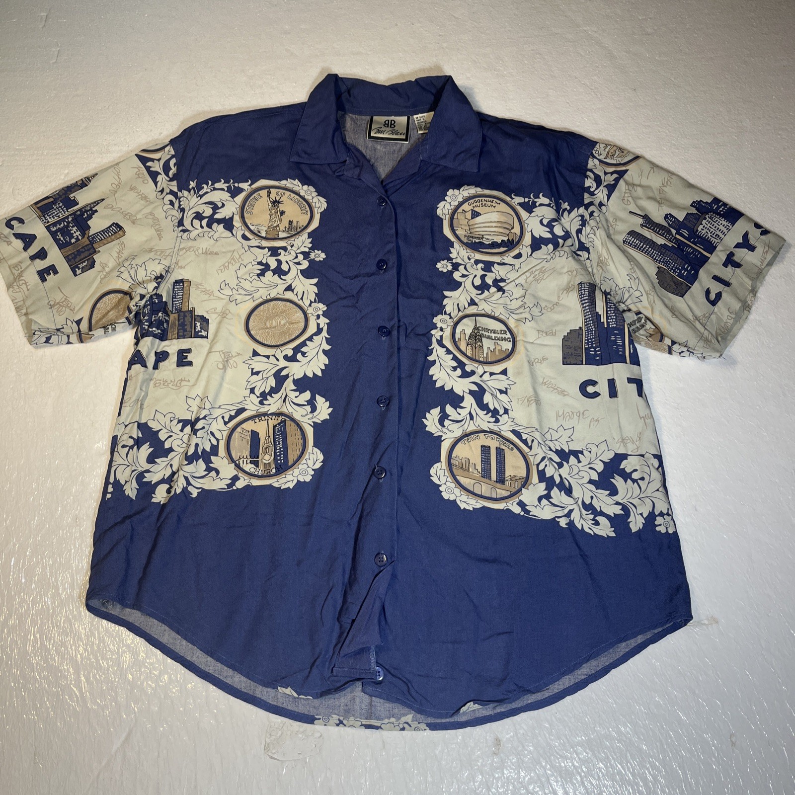 Vintage Bill Blass New York City Cityscape Twin Towers Shirt Medium
