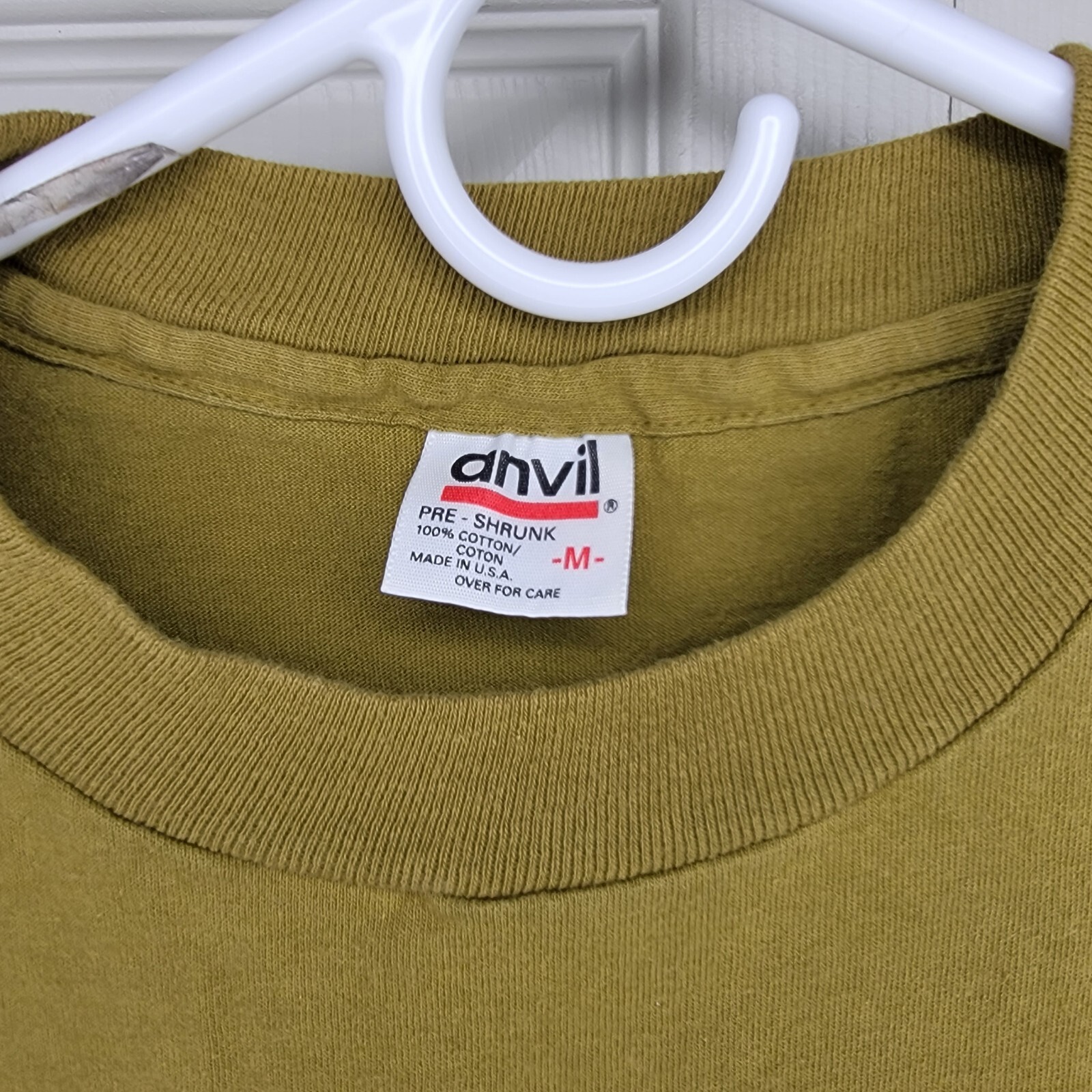 Vintage Single Stitch Embroidered Rainbow Twirl T-Shirt Size M USA Made Olive