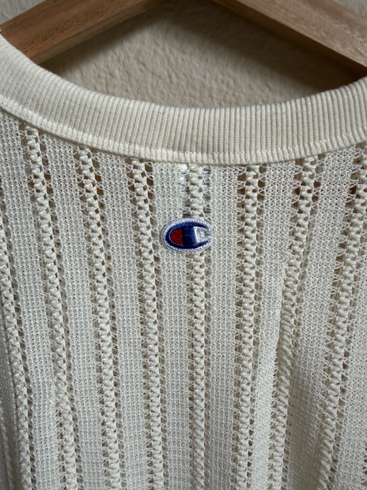 Champion Men’s Ivory Open Knit Crop Sleeveless Crew Neck Pullover Sweater M