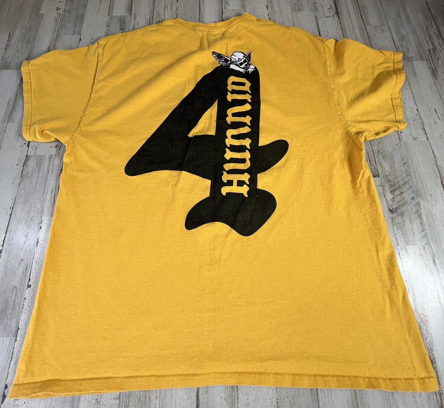 4 Hunnid Men’s Yellow Short Sleeve Graphic T-Shirt Angel Hip Hop Rap Size XL