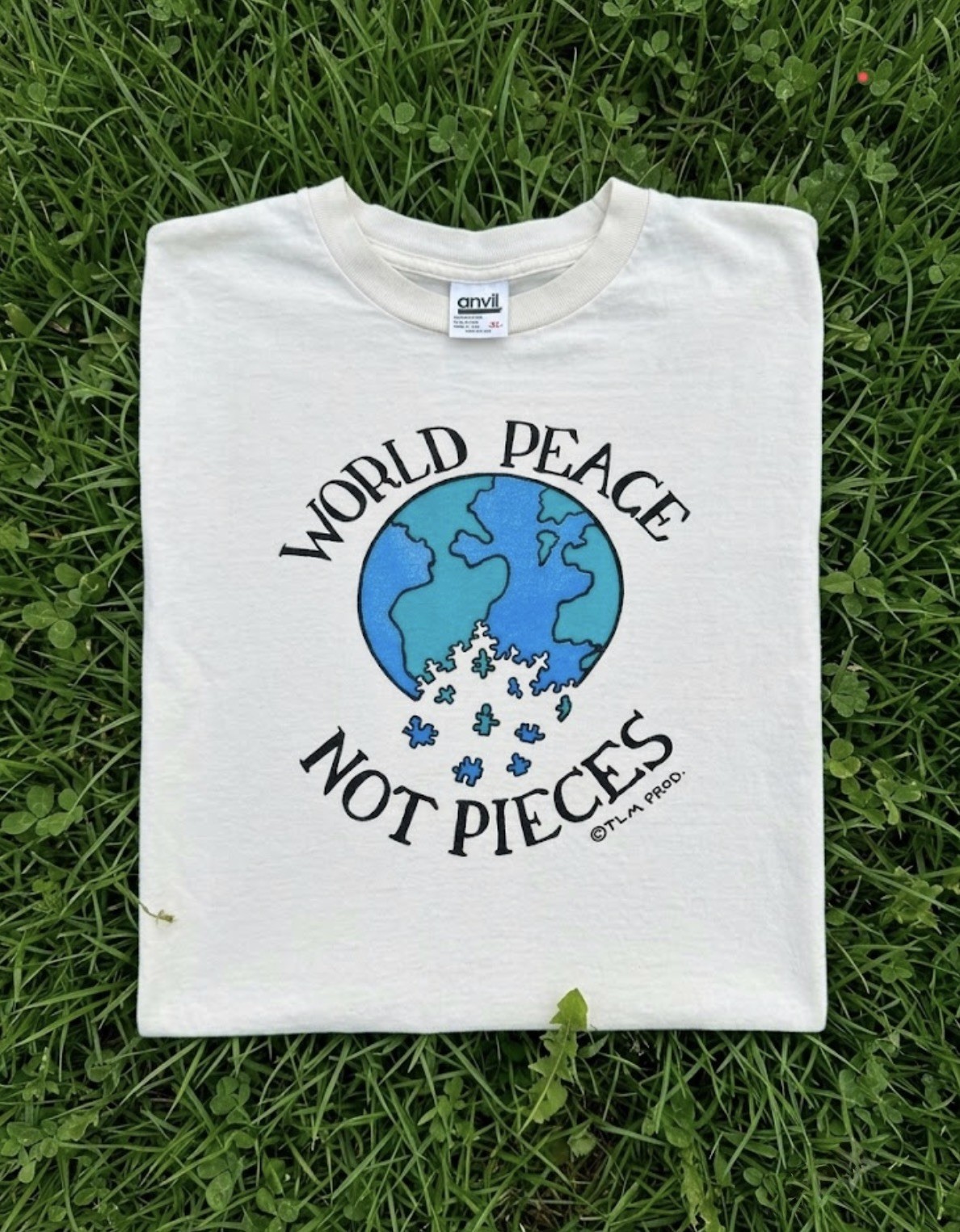 Vintage 1990’s World Peace Not Pieces Big Graphic Earth Peace Shirt