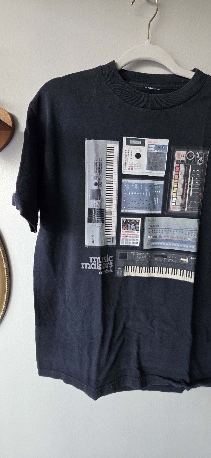 Black Graphic T-Shirt Medium Music Lover Casual Acrylic Music Makers Tee