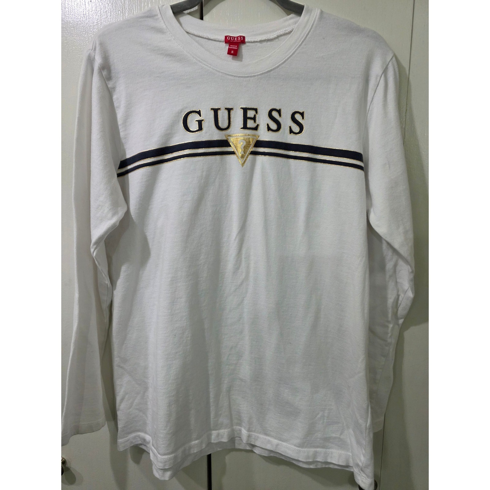 GUESS Mens White Long Sleeve Graphic Logo Tee Shirt Gold Foil Navy Stripe M Y2K
