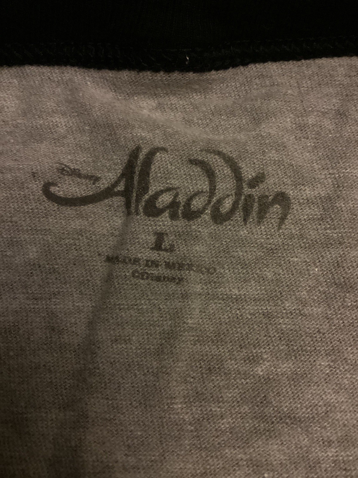 Aladdin – “Disney Aladdin” – Gray Shirt With black 3/4 Sleeves & Trim – L
