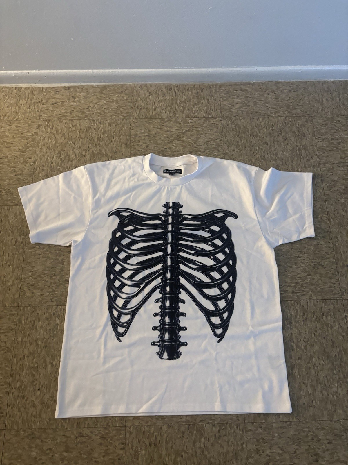BrandMakers Men’s L/G White Crew Neck Short Sleeve Skull Skeleton T-Shirt