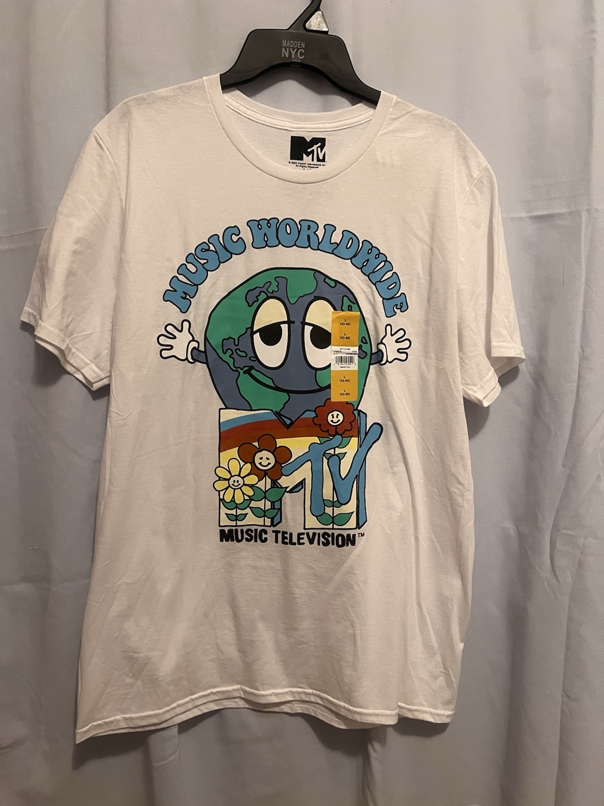 MUSIC TELEVISION MENS SCREEN PRINTED FRONT T-SHIRT SIZE L NEW