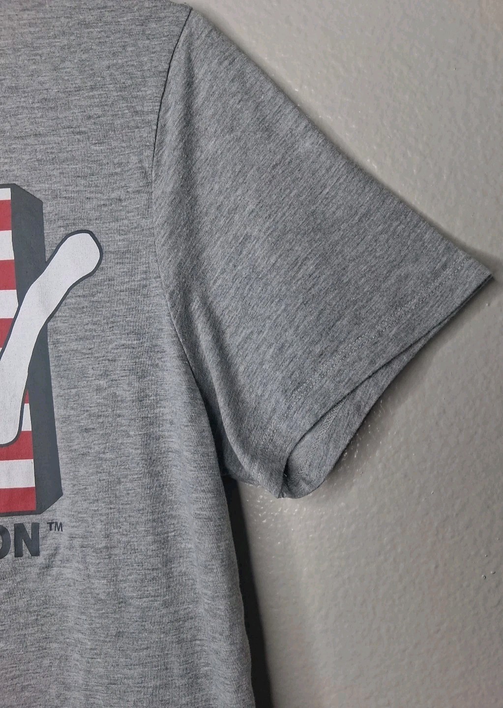 MTV Music Television T-Shirt USA American Flag Print Tee Large (42/44)