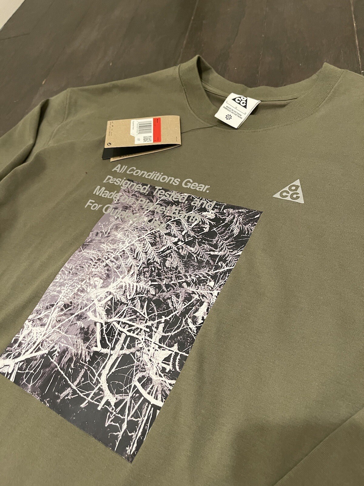 NWT Nike ACG Long Sleeve Shirt Olive Green Mens Size Large FN7318-222 Reflective