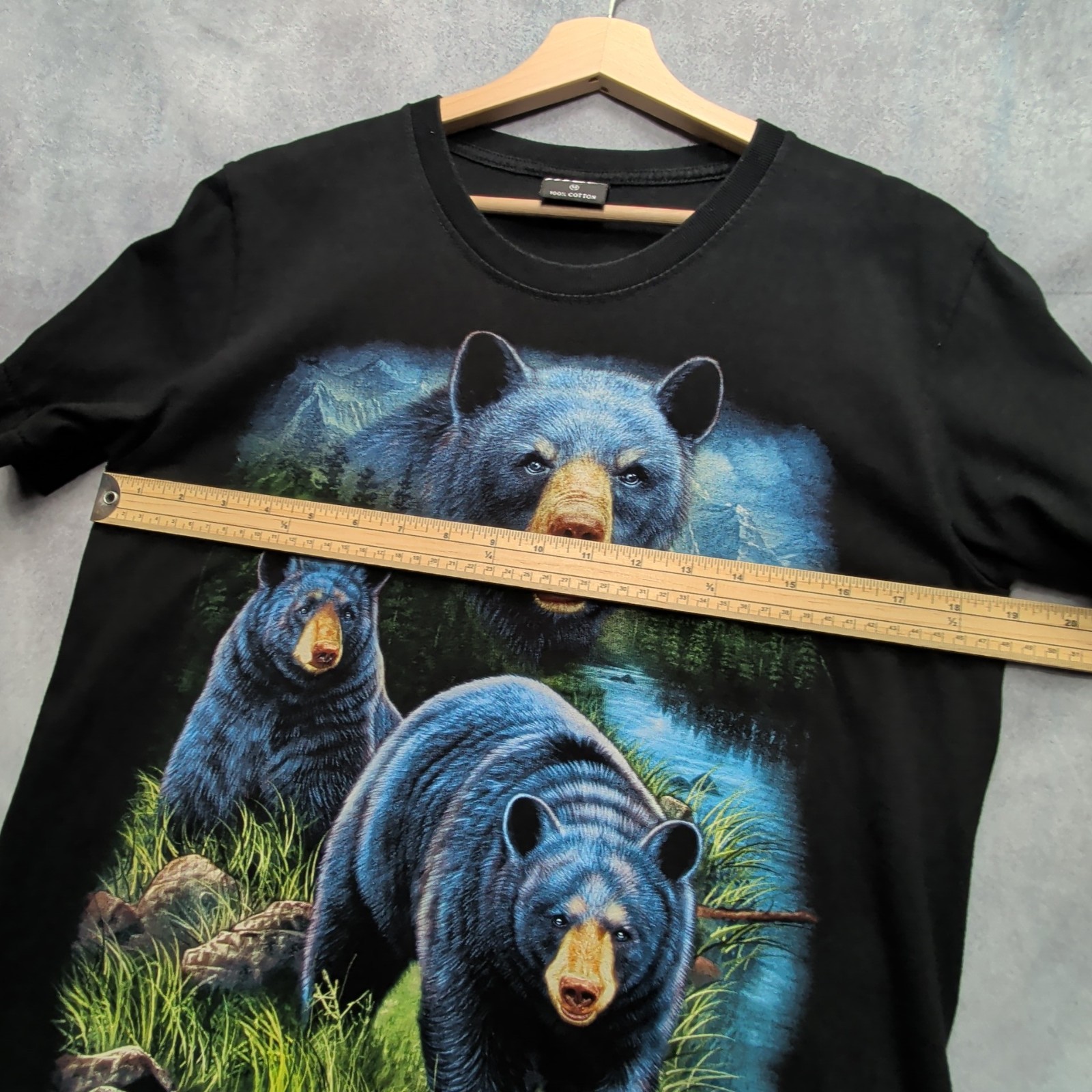 Wild Men’s Bear Graphic T-Shirt Size M Black Blue Wildlife Animal Print Tee