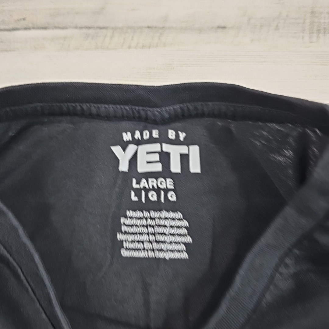 Yeti Logo Shirt Mens Large Black Green Tropical Short Sleeve Pullover Graphic