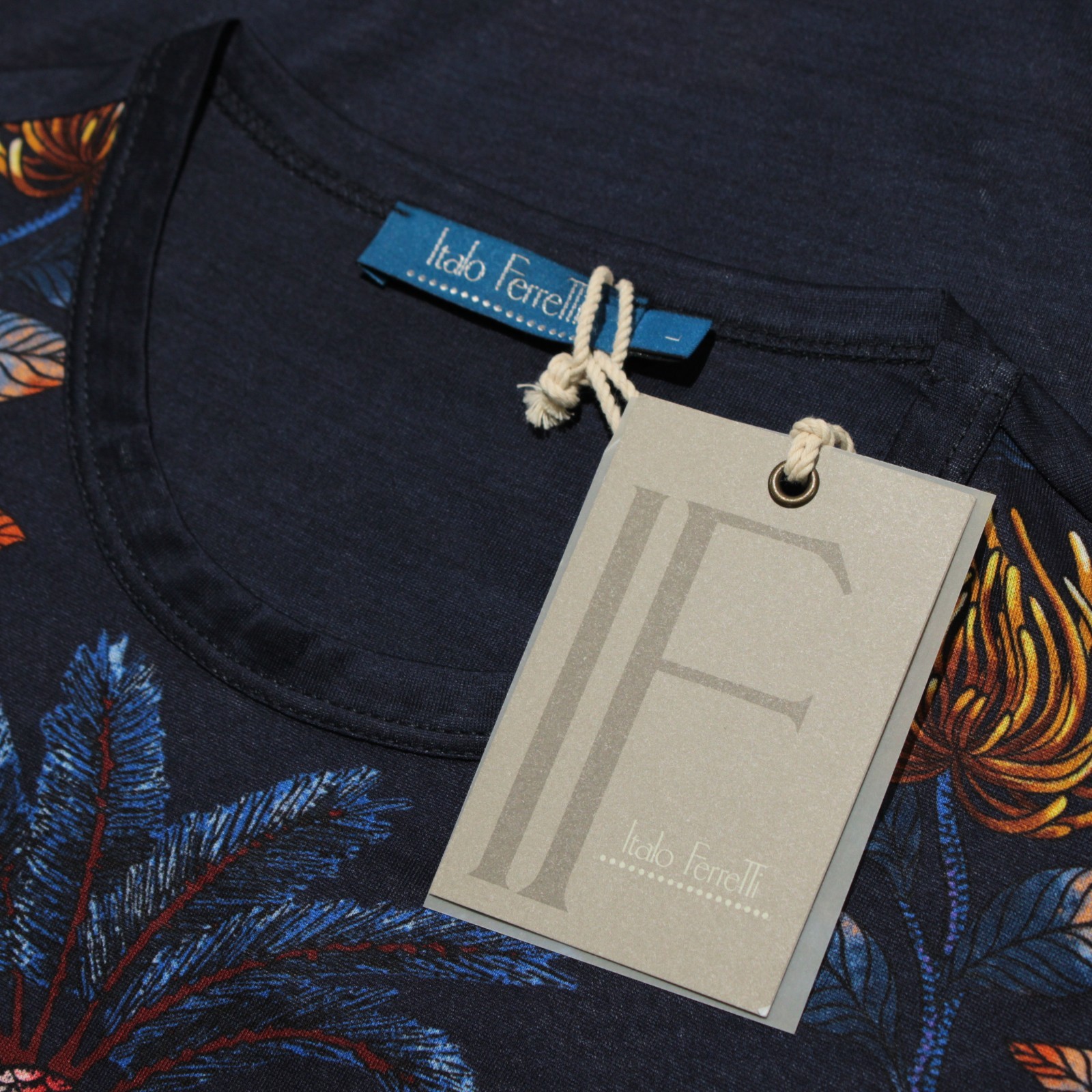 Italo Ferretti NWT Short Sleeve T-Shirt Size L in Blue/Yellow/Multi 100% Cotton
